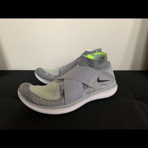 Nike Women’s Free Rn Motion FK 2017 Running Shoe